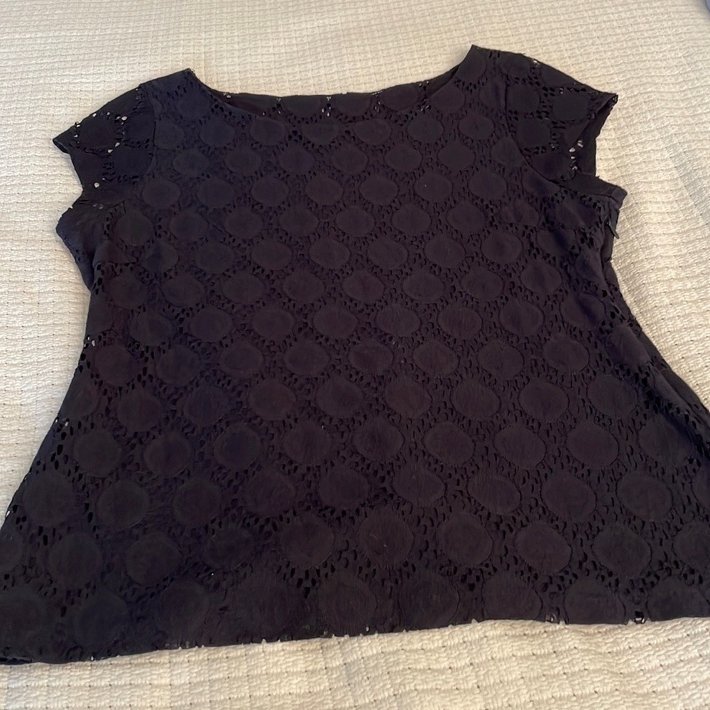 Banana Republic navy blue top with liner. Fits a size 10. In great condition